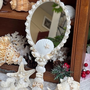 Handgemachter Muschel-Spiegel, Küstendekor (25x12 cm), Aphrodite's Inspiration