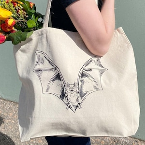 Bat Canvas Tote Bag – Eco-Friendly Reusable Shopping Bag, Gothic Aesthetic, Large Cotton Tote for Everyday Use