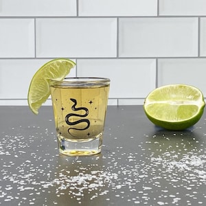 Vaso de chupito con forma de serpiente - Ligeramente irregular