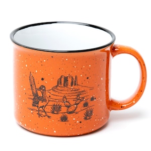 Mug Desert en céramique : roadrunner et cactus, tasse à café orange mouchetée