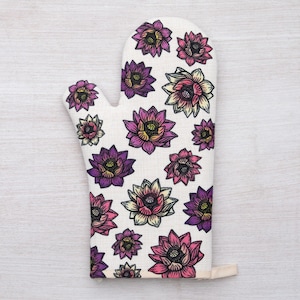 SALE! Slightly Irregular Lotus Oven Mitt