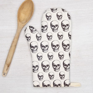 SALE! Slightly Irregular Skull Oven Mitt