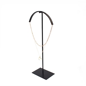 Curved Metal Necklace Display Stand: Jewelry Holder