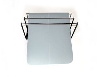 An der Wand befestigter Yoga-Matten-Halter: Schwarzer Stahl-Gym-Organizer