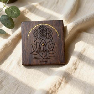 Handgemachte Lotus Holzplakette aus Holz - Golden Halo Heilige Geometrie Wandkunst, Zen Dekor
