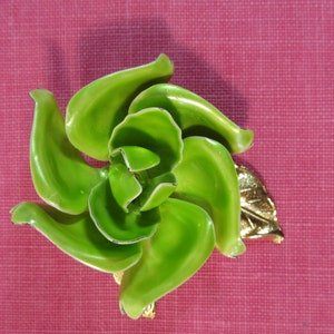 1960's Bright Green Enamel Glazed Floral Brooch with Goldtone Leaves image 2