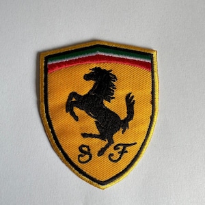 Parche bordado estilo coche de carreras: insignia de automovilismo para planchar o coser en chaquetas y bolsos.