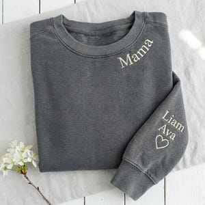 Custom Name Embroidered Mama Sweatshirt With Kids Names On Sleeve, Personalized Mom Crewneck, Mother Gift, Family Mother's Day Gift Birthday