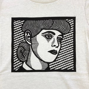 Camiseta con estampado de bloques de linograbado neo noir de ciencia ficción Blade Runner Rachael