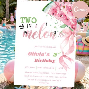 Könnte beinhalten: Eine Einladung zum Thema Wassermelone für einen zweiten Geburtstag. Das Design zeigt eine Aquarell-Wassermelonenscheibe, rosa Bänder und den Text "Two in a melon". Die Einladung befindet sich in der Nähe eines Pools.