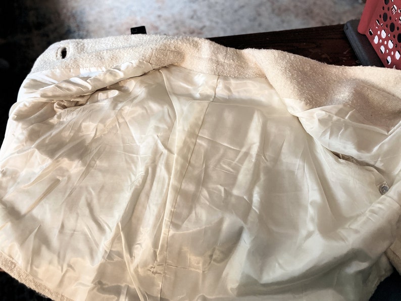 1950s-60s Ladies Flared Cream-colored Jacket size small