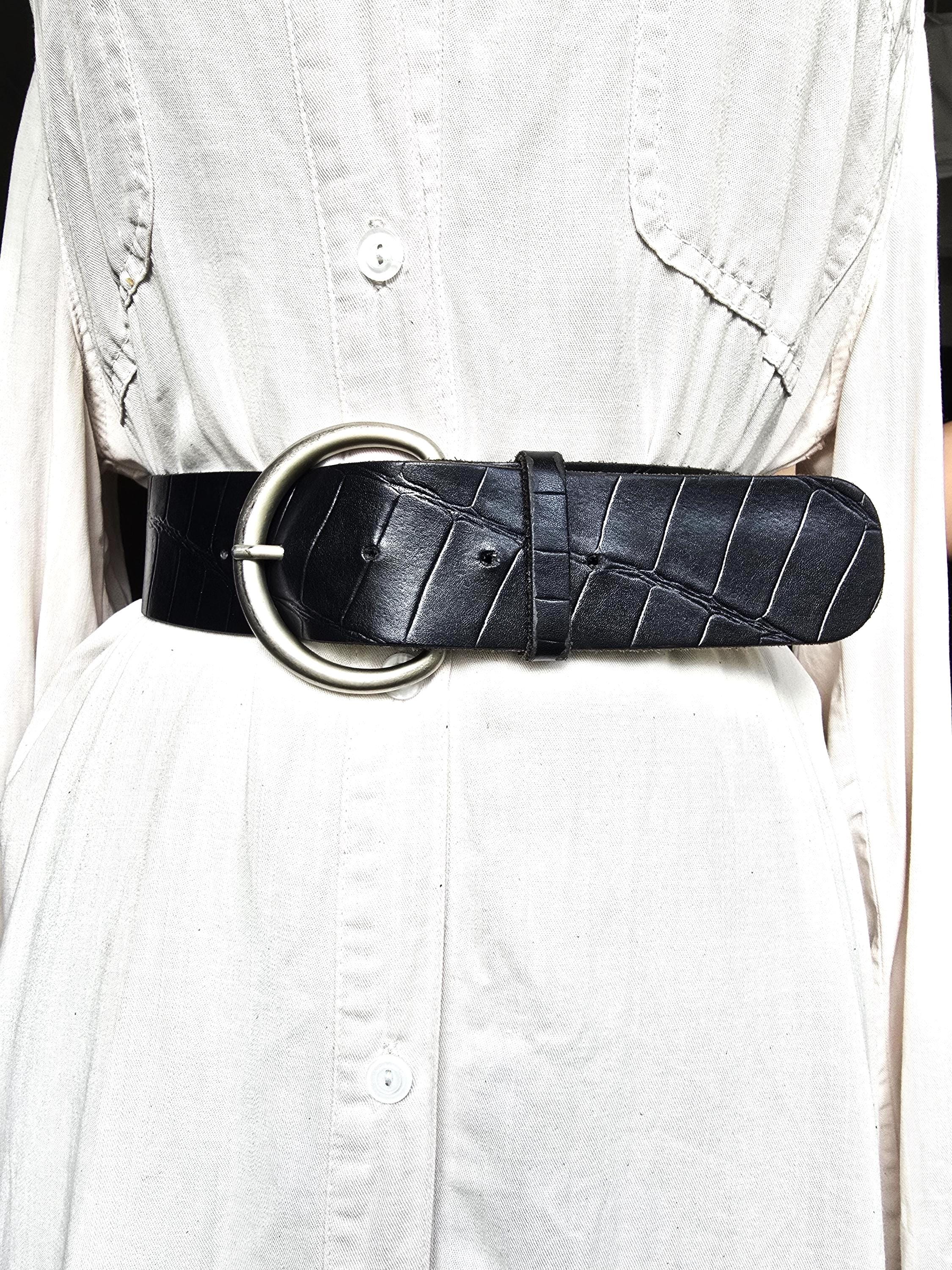Rare Vintage Elegant Black Croc-Embossed Belt with Silver Buckle Distressed Embossed Crocodile Belt with Plaque Buckle - w  main image 4