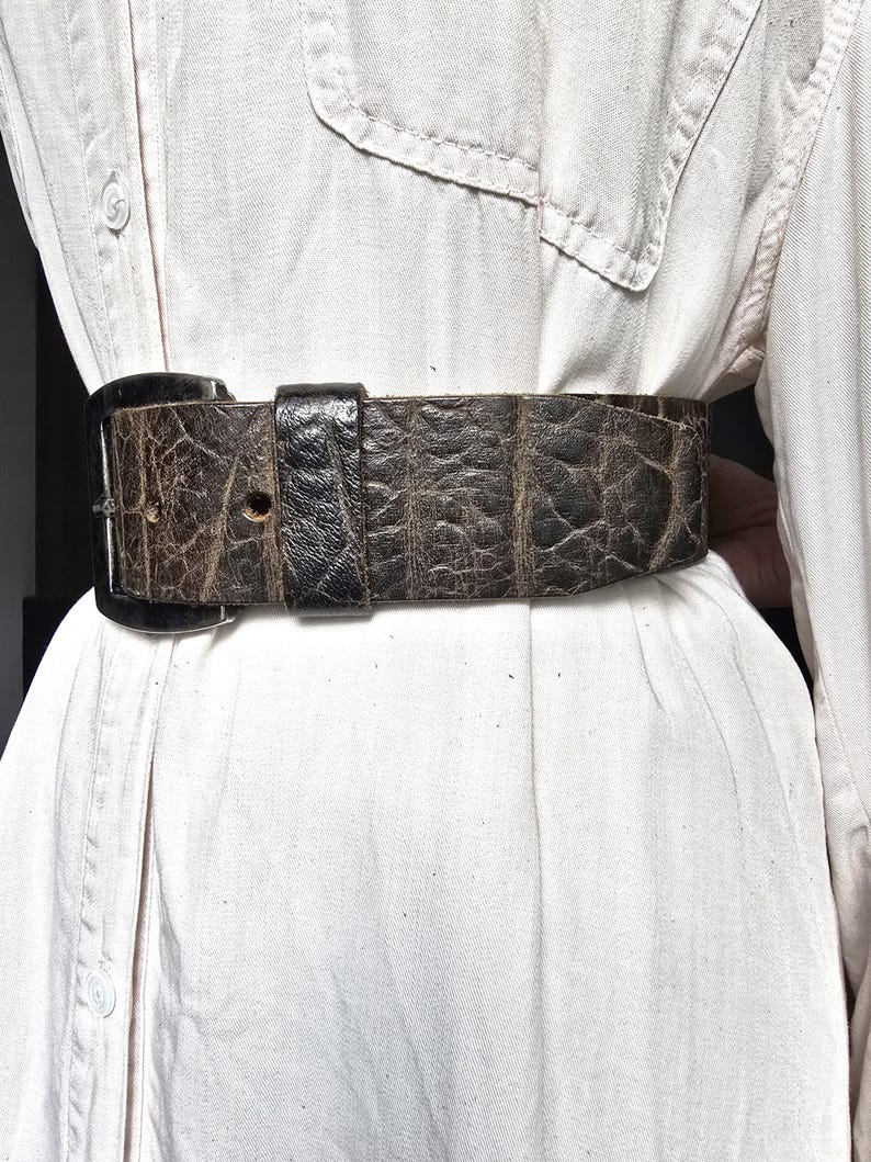 Vintage Red Temple Wide Brown Genuine Leather Belt - Rustic Western Heavy Leather - Chunky Antique Silver Buckle - Waist 84–97 cm | 33–38 in image 2