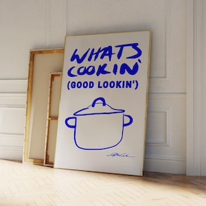What's Cookin の素敵なプリント、ミッドセンチュリープリント、美的アート、バウハウスプリント、タイポグラフィプリント、トレンディなキッチンアート、レトロヴィンテージブルー