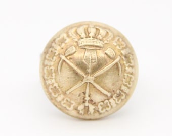 Spanish American War Ring Military Tunic Statement Ring - made from vintage button