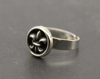 Fleur De Lis Ring Monarchy France Accessories Men's Jewelry NOLA New Orleans - made with a vintage button