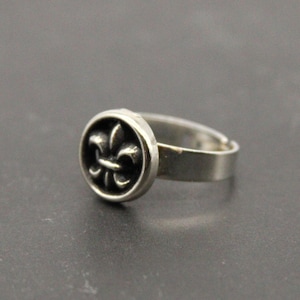 Fleur De Lis Ring Monarchie Frankrijk Accessoires Herensieraden NOLA New Orleans - gemaakt met een vintage knoop
