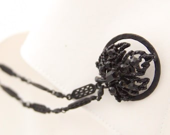 Black Leaf Collar Chain Pins: Gothic Shirt Accessories Dark Rhinestone Collar Pin