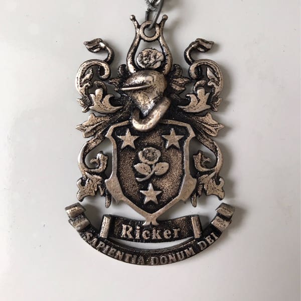 Personalized Family Crest Pendant Coat of Arms READ FULL DESCRIPTION before ordering please - personalized with your family crest