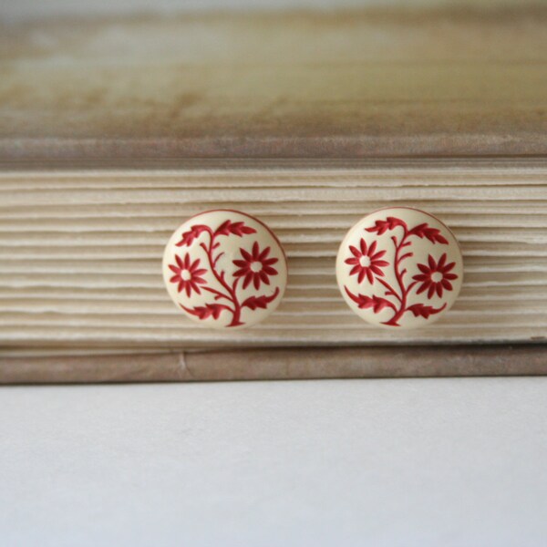 Flower Earrings Vintage Buttons Red and White - made with red and white buttons.