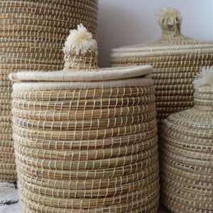 Cesta pequeña (talla S) Tetuán blanca - Maceta marroquí de mimbre y lana tejida a mano - Organizador de escritorio estilo bohemio - Almacenamiento natural - Colección de 4 tamaños