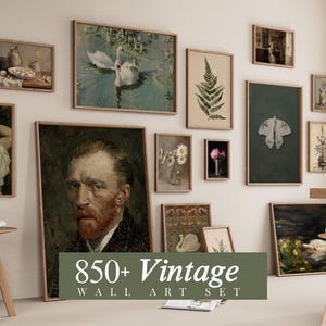 Puede incluir: Una colección de láminas de arte mural enmarcadas con diversos temas, incluyendo un retrato de un hombre, cisnes en el agua, una hoja de helecho, una polilla, un barco y bodegones florales, con el texto 850+ Vintage Wall Art Set en verde.