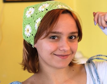 Padrão de crochê para bandana de margaridas em PDF + tutorial em vídeo | Bandana floral de crochê e lenço de girassol | Lenço de cabelo de crochê fácil para iniciantes