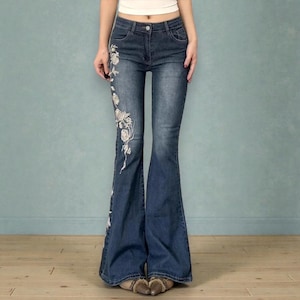 Vaqueros bordados con flores para mujer, pantalones acampanados con flores Y2K, regalo de moda para ella