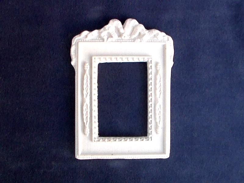 ドールハウス用額縁ミニチュアヴィンテージスタイルキャビネット 1:12