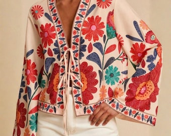 Shirt met geborduurde bloemen en gestrikte voorkant