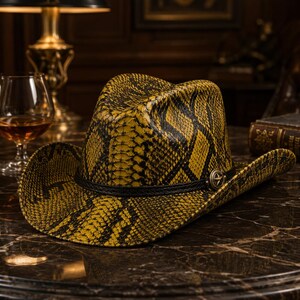 Chapeau de cowboy à motif python jaune et noir | Chapeau western à large bord
