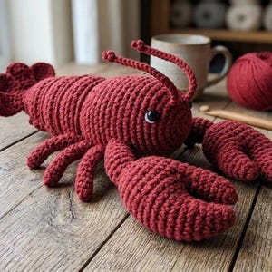 Patrón de amigurumi de langosta a crochet en PDF, patrón de crochet de una linda criatura marina, peluche de langosta Larry, tutorial fácil de arte textil para principiantes.