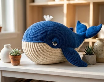 Patrón de amigurumi de ballena azul con arándanos, patrón de peluche de animal marino, instrucciones de ganchillo digitales en PDF para principiantes.