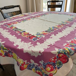 1950s tablecloth fruit border 62”x48” fab condition