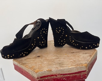 Vintage 40s platform gold studded black suede small heels