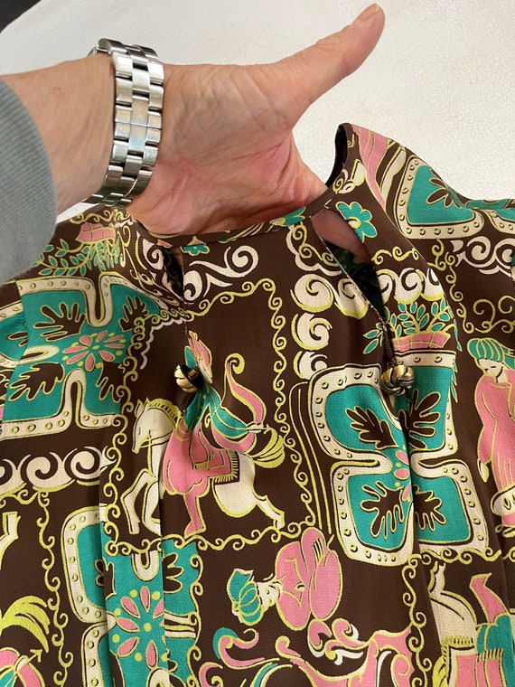 Novelty print dress 1940s with peplum and front s… - image 4