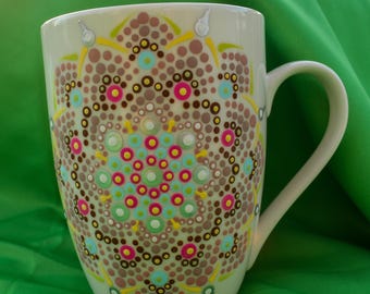 Taza de cerámica pintada a mano, única y especial.