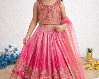 Completo Lehenga Choli per bambina, in seta Chinon rosa con ricami e dupatta