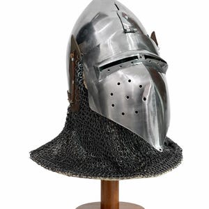 Bascinet Hounskull Visor (Hundsgugel) – Late Medieval Combat Helmet With Chainmail