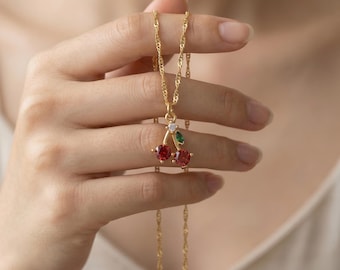 Collar pequeño de cerezas con baño de oro de 14 quilates / Lindo collar de cerezas / Collar de frutas / Joyería de cerezas / Collar para el día a día / Regalo para el Día de la Madre