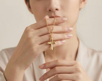 Collar con colgante de cruz de oro de 14 quilates / Collar delicado con cruz 3D / Collar religioso / Regalo cristiano / Regalo para el Día de la Madre / Regalo para ella