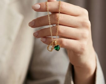 Collar pequeño con inicial en oro de 14 quilates y piedra natal en forma de corazón / Collar con inicial de moda / Collar con piedra natal personalizada / Regalo para el Día de la Madre