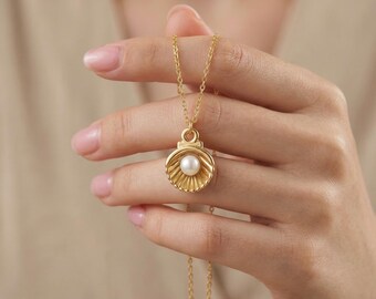 Collar de perlas y conchas marinas de oro de 14 quilates / Collar de conchas marinas pequeñas / Collar playero / Collar de verano / Regalo para ella / Regalo para mamá