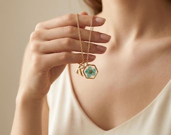 Collar hexagonal personalizado de oro de 14 quilates con flor de nacimiento natural / Collar con inicial de flor de nacimiento seca prensada / Colgante con letra / Regalo para el Día de la Madre