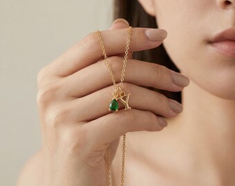 Collar con inicial en oro de 14 quilates y piedra de nacimiento / Collar con inicial delicada / Collar con inicial personalizada / Collar para el Día de la Madre / Regalo para ella