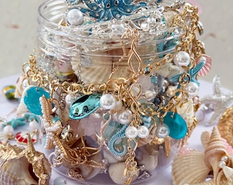 Ozean Schmuck Überraschungsglas, Schmuckschatulle mit Meeresmotiven, Perlmutt Muschel Oktopus Charm Mix, Strand Schatz Geschenk, Küstenschmuck Überraschung