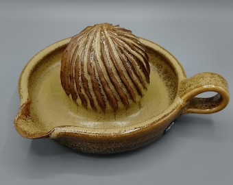 Natural glaze orange press, juicer