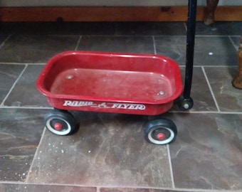Small Radio Flyer Wagon 13 x 9 x 7 Condition Used