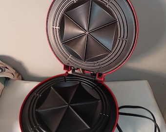 Hamilton Beach Quesadilla Maker Red 25409 Used Once ST25 Series A3171DX