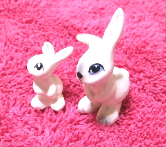 Two Early Monrovia Hagen Renaker White Rabbits Blue Eyes 1950s